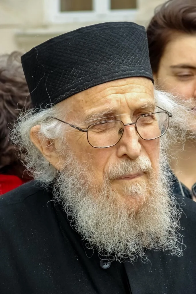 Sunteți iubiți de Dumnezeu!